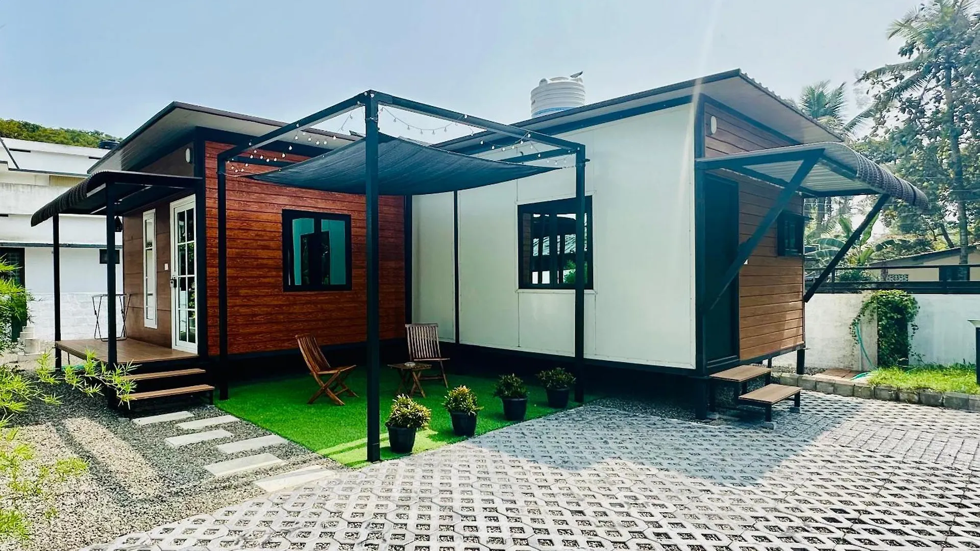 Whoosh Homes Kochi 0*,  Indie