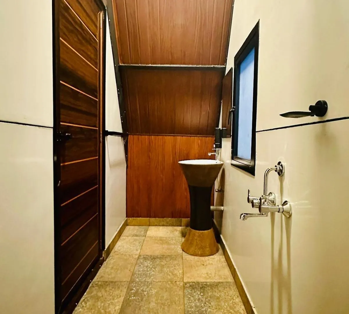 Whoosh Homes Kochi 0*,  Indie